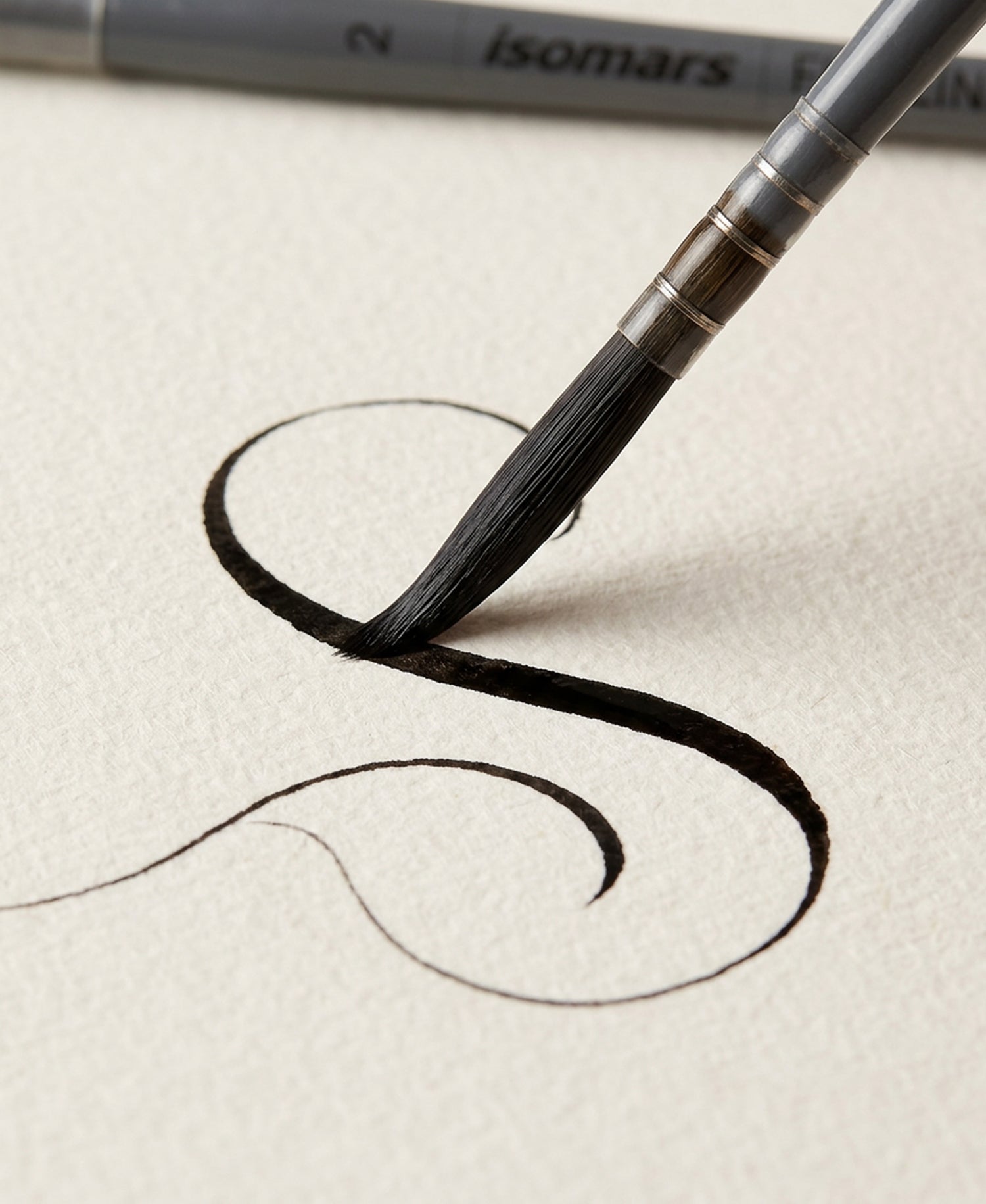 Precision Rigger Paint Brushes With Grey Wooden Handles For Artistic Detailing